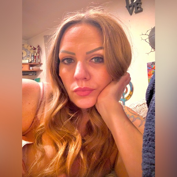 Meet your Posher, Danielle - Picture 3 of 16